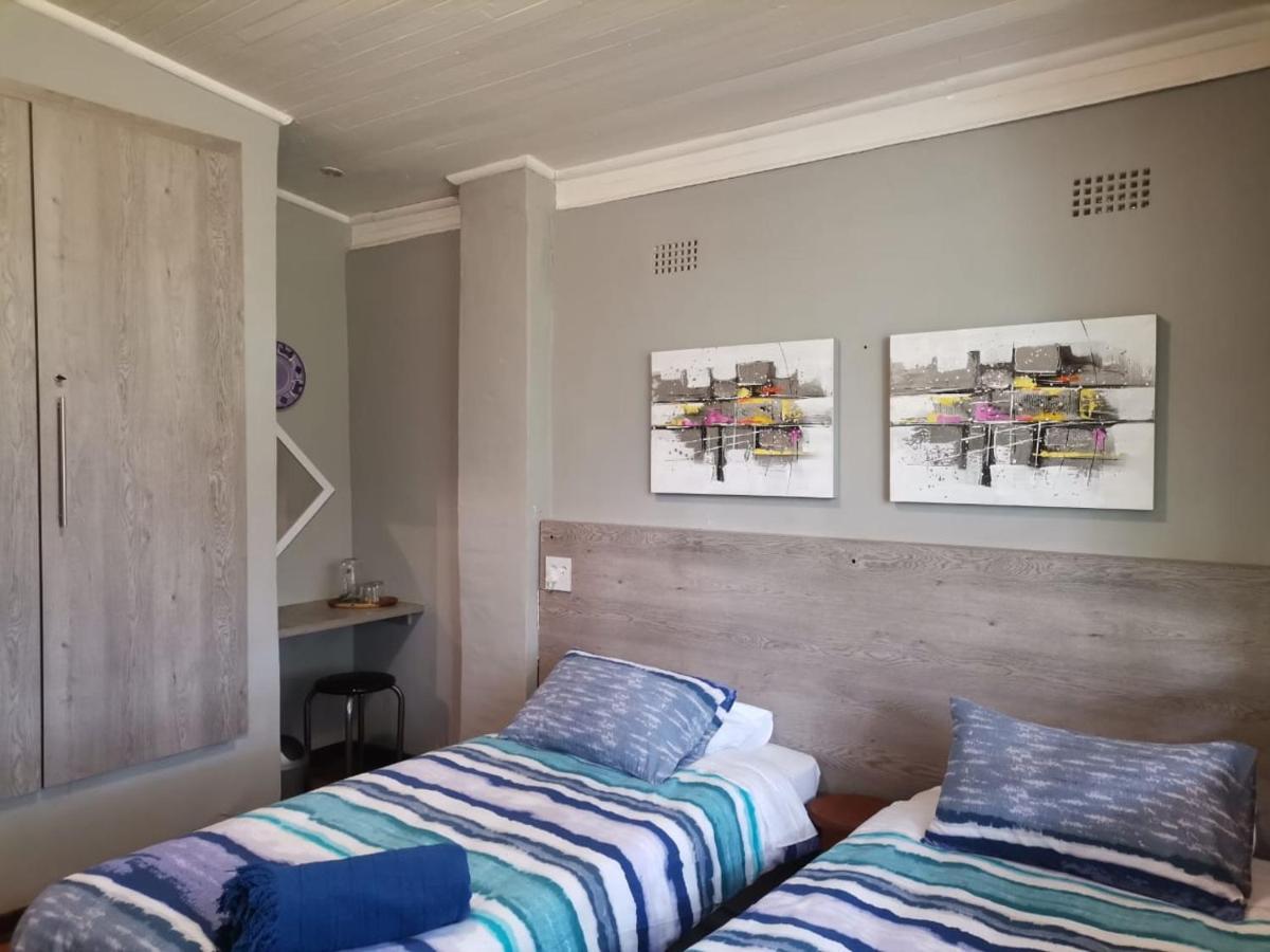 Karee Laagte * Leeuwfontein