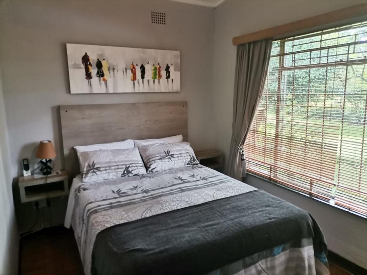 Karee Laagte * Leeuwfontein